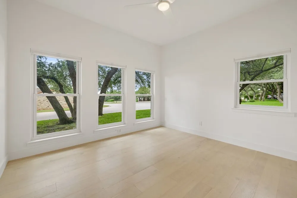 201 Crescent Bluff Lakeway, TX 78734