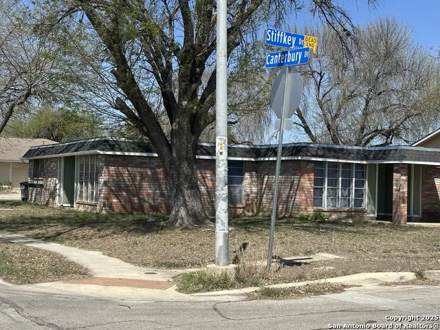 5738 Harefield San Antonio, TX 78228