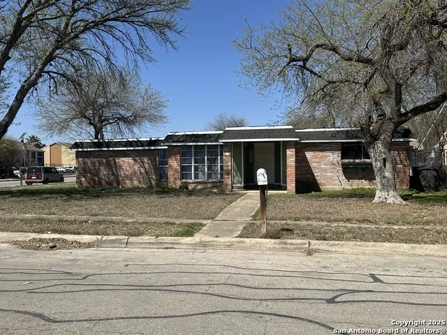 5738 Harefield San Antonio, TX 78228