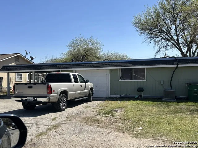 5738 Harefield San Antonio, TX 78228