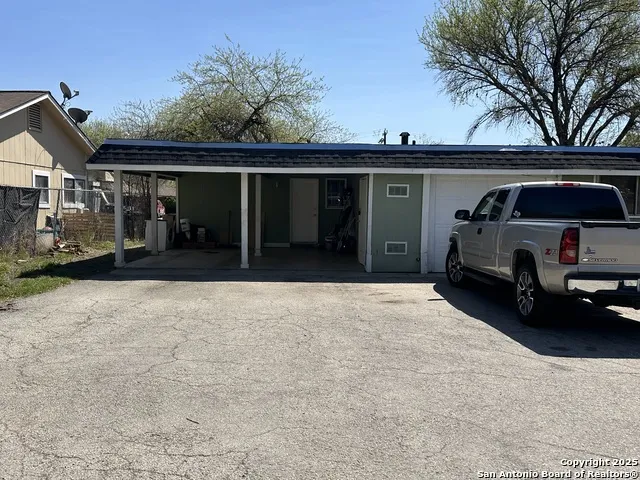 5738 Harefield San Antonio, TX 78228