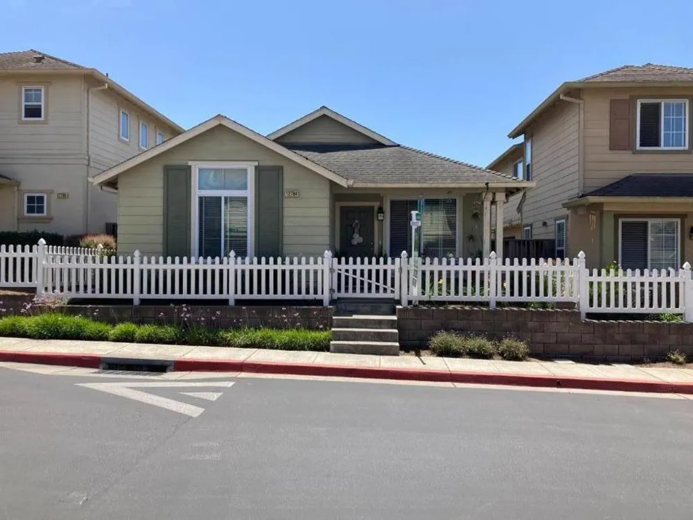 12784 Rogge Village Loop Salinas, CA 93906