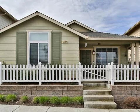 12784 Rogge Village Loop Salinas, CA 93906