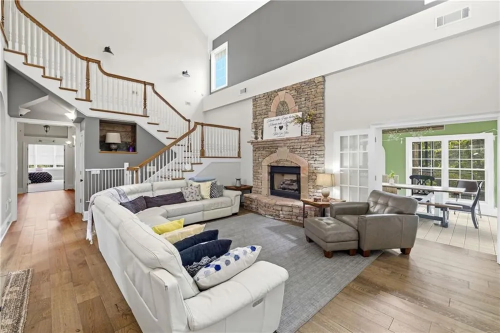 4337 Mountain View Road Oakwood, GA 30566
