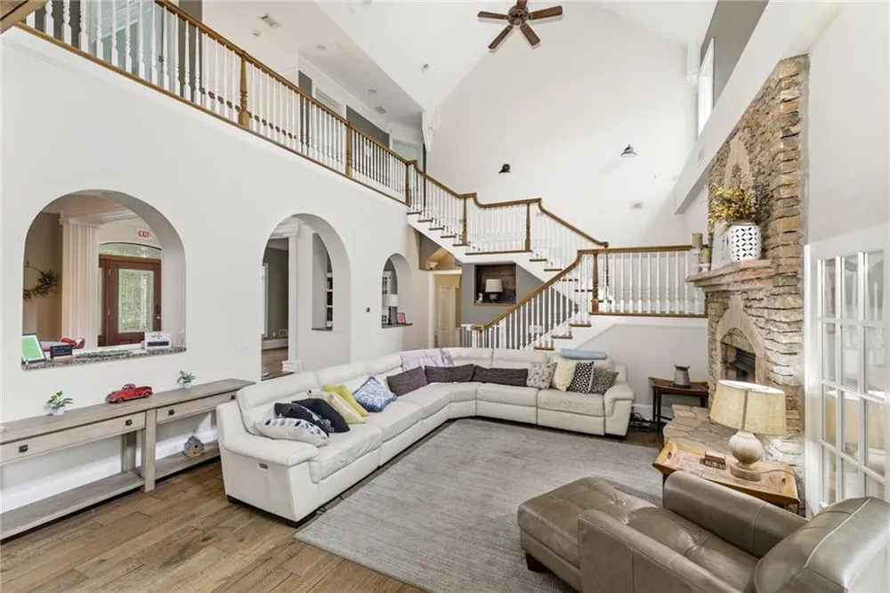 4337 Mountain View Road Oakwood, GA 30566