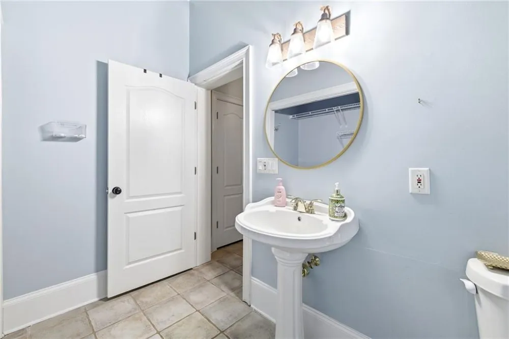 4337 Mountain View Road Oakwood, GA 30566