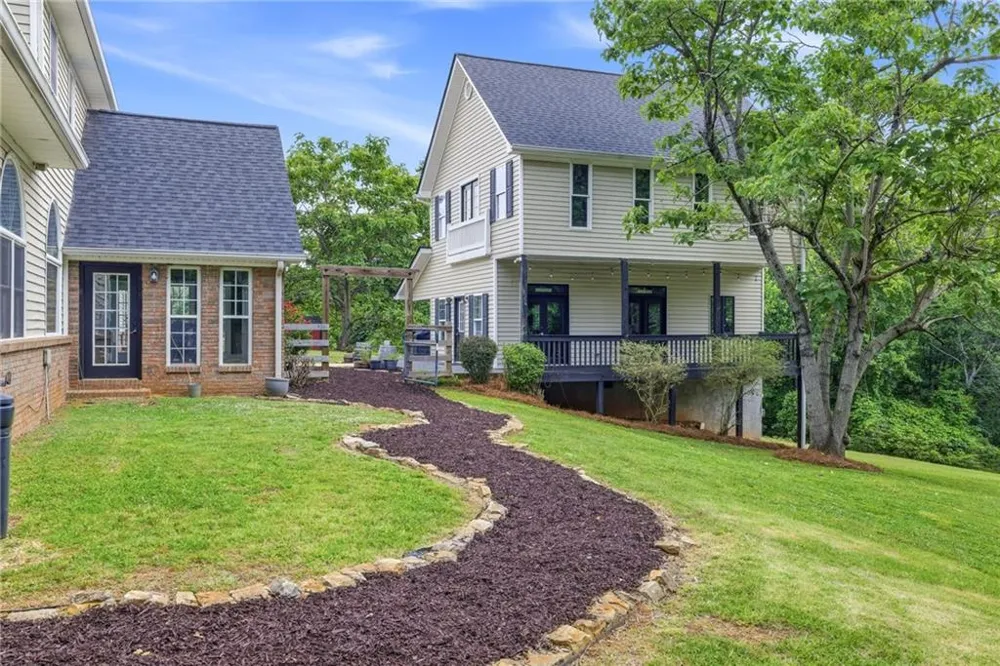 4337 Mountain View Road Oakwood, GA 30566