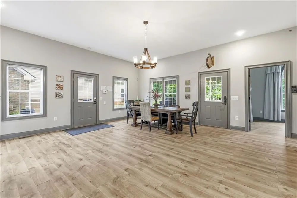 4337 Mountain View Road Oakwood, GA 30566