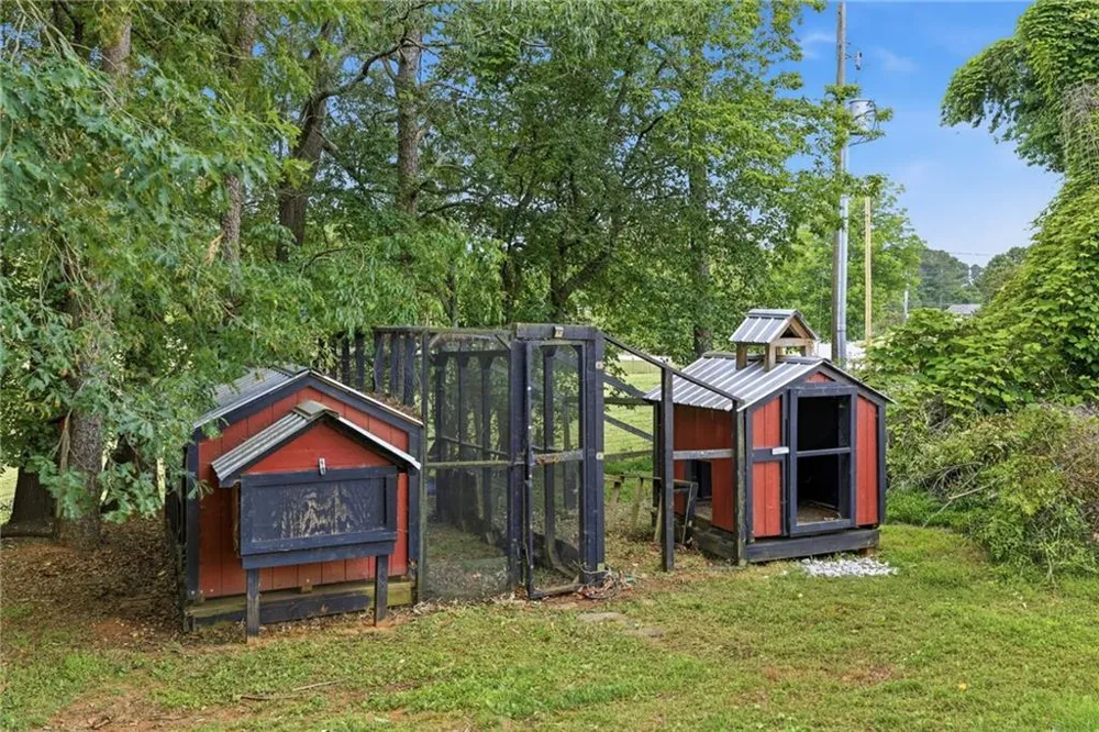 4337 Mountain View Road Oakwood, GA 30566