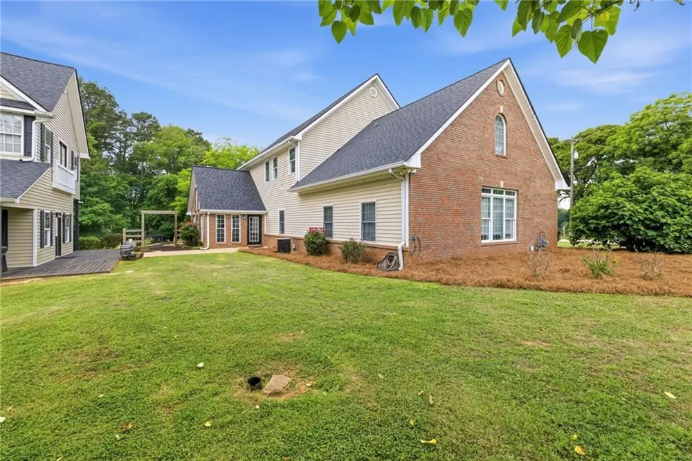 4337 Mountain View Road Oakwood, GA 30566