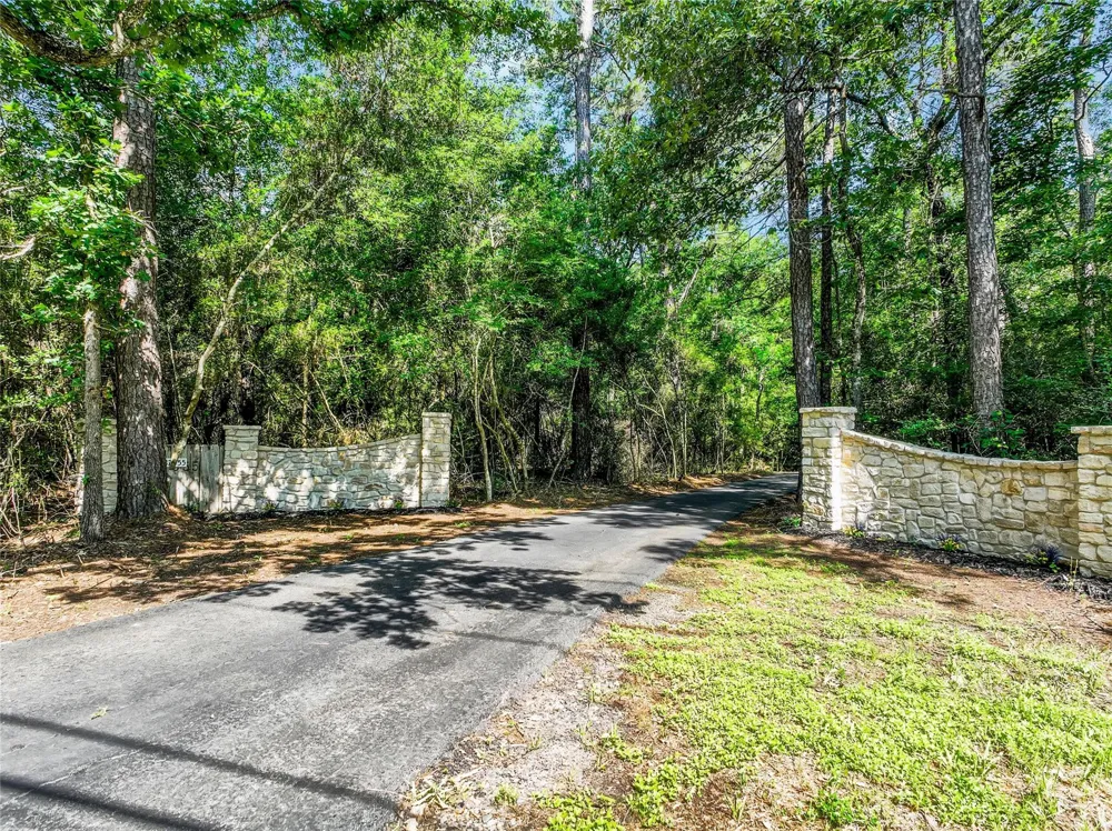 27655 Hardin Store Road Magnolia, TX 77354