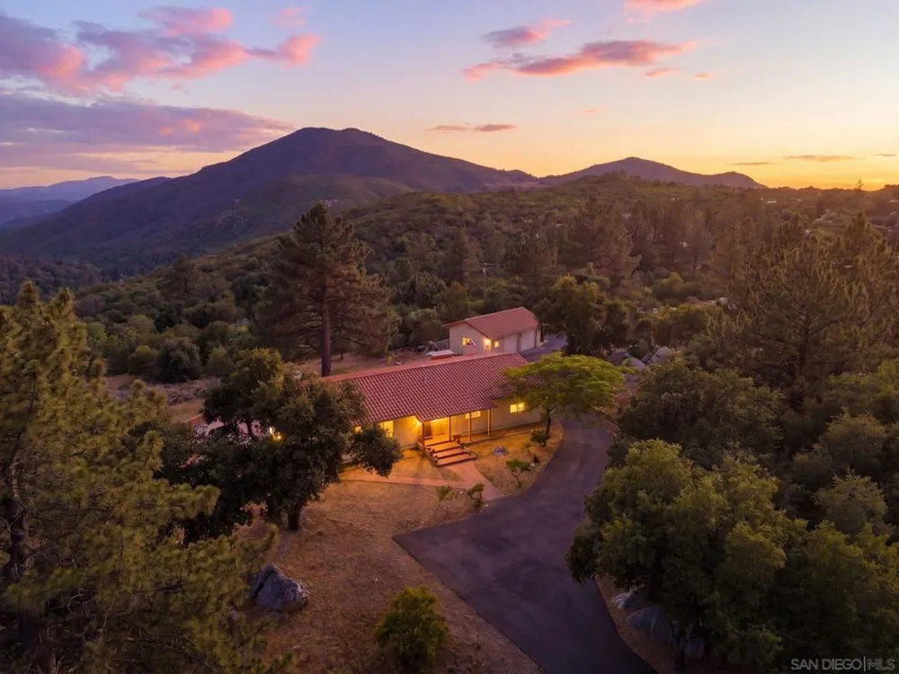 9474 Black Mountain Truck Trail Santa Ysabel, CA 92070