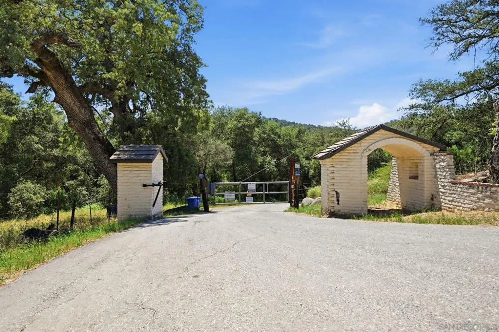 9474 Black Mountain Truck Trail Santa Ysabel, CA 92070