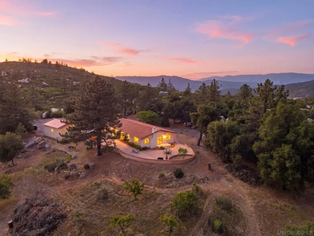 9474 Black Mountain Truck Trail Santa Ysabel, CA 92070