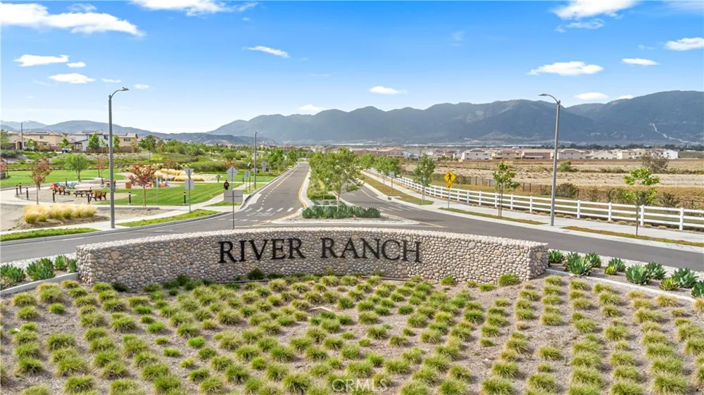 2476 Gunner Ridge Rialto, CA 92377
