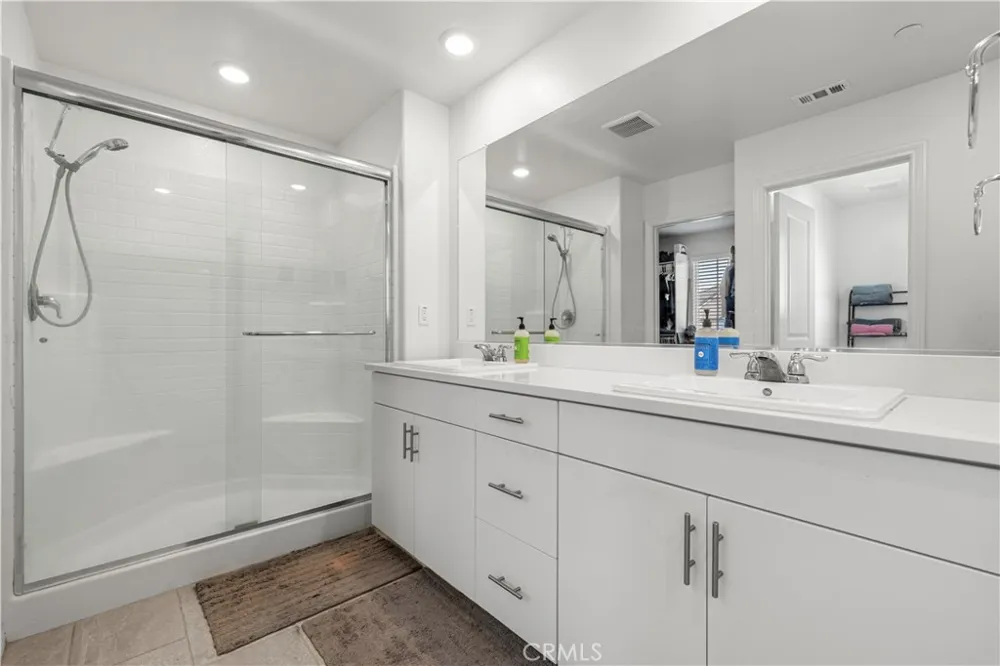 2476 Gunner Ridge Rialto, CA 92377