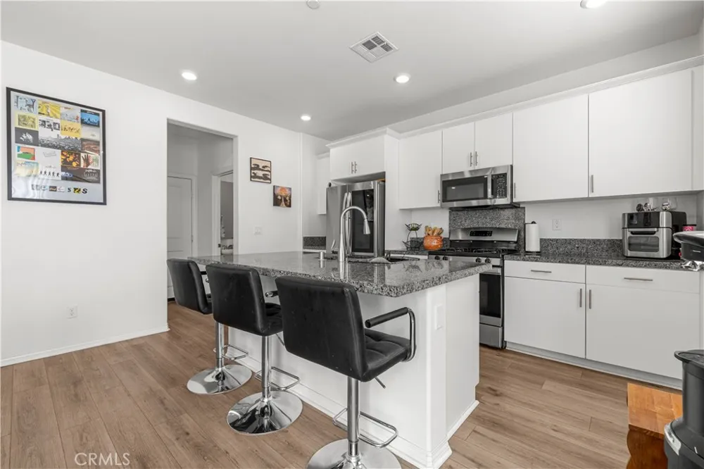 2476 Gunner Ridge Rialto, CA 92377