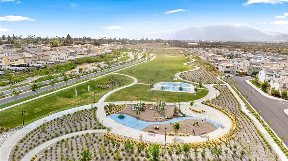 2476 Gunner Ridge Rialto, CA 92377