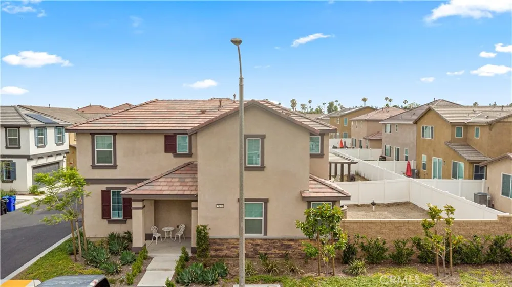 2476 Gunner Ridge Rialto, CA 92377