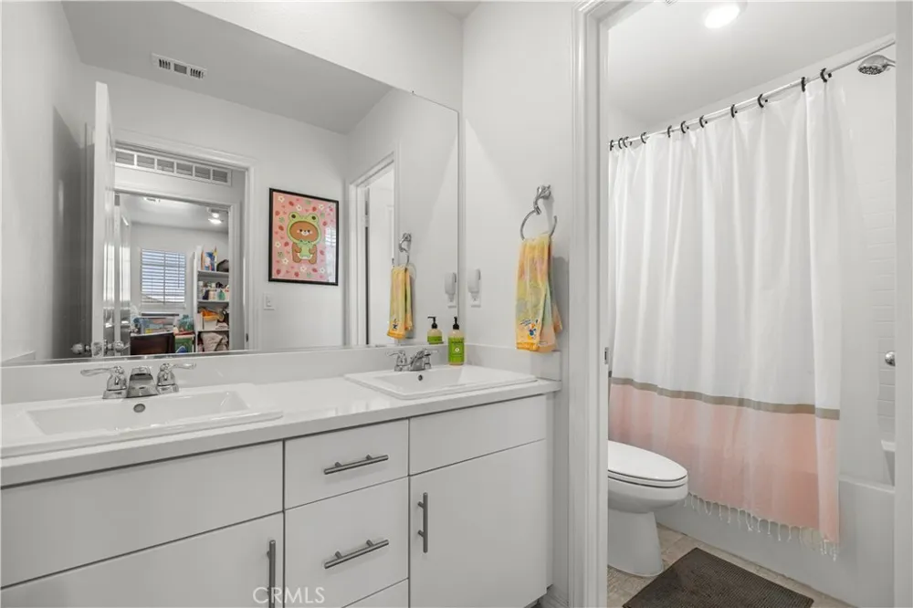 2476 Gunner Ridge Rialto, CA 92377