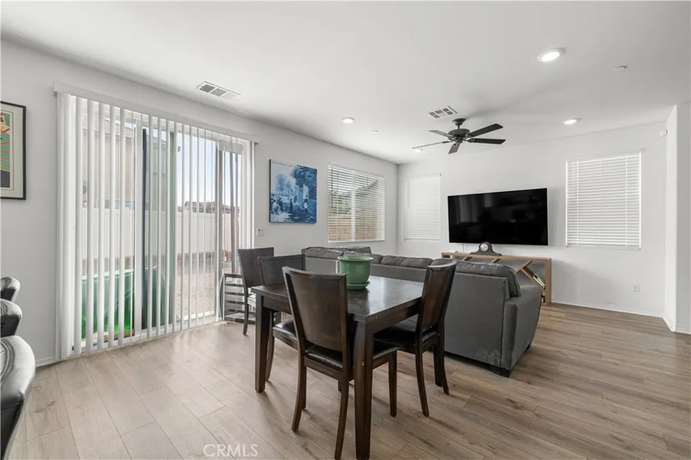 2476 Gunner Ridge Rialto, CA 92377
