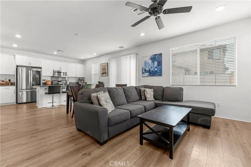 2476 Gunner Ridge Rialto, CA 92377