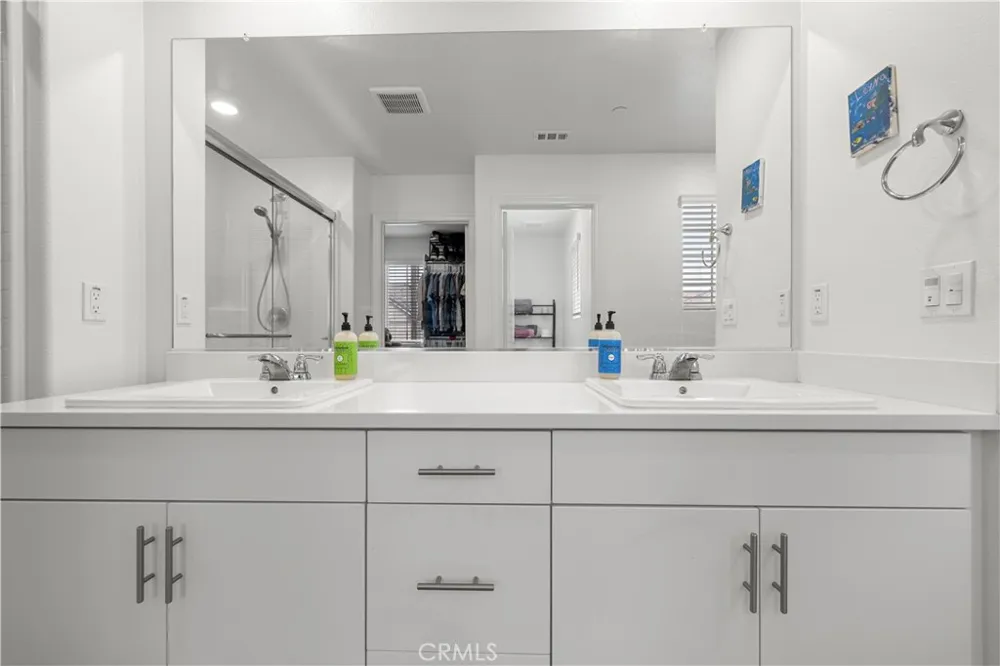 2476 Gunner Ridge Rialto, CA 92377