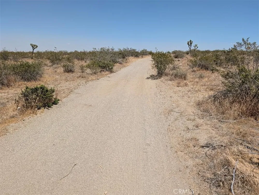4 Blanco Pinon Hills, CA 92372