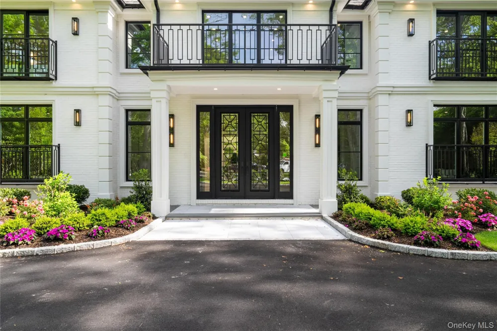 12 Quaker Ridge Drive Brookville, NY 11545
