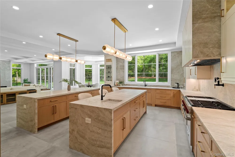 12 Quaker Ridge Drive Brookville, NY 11545