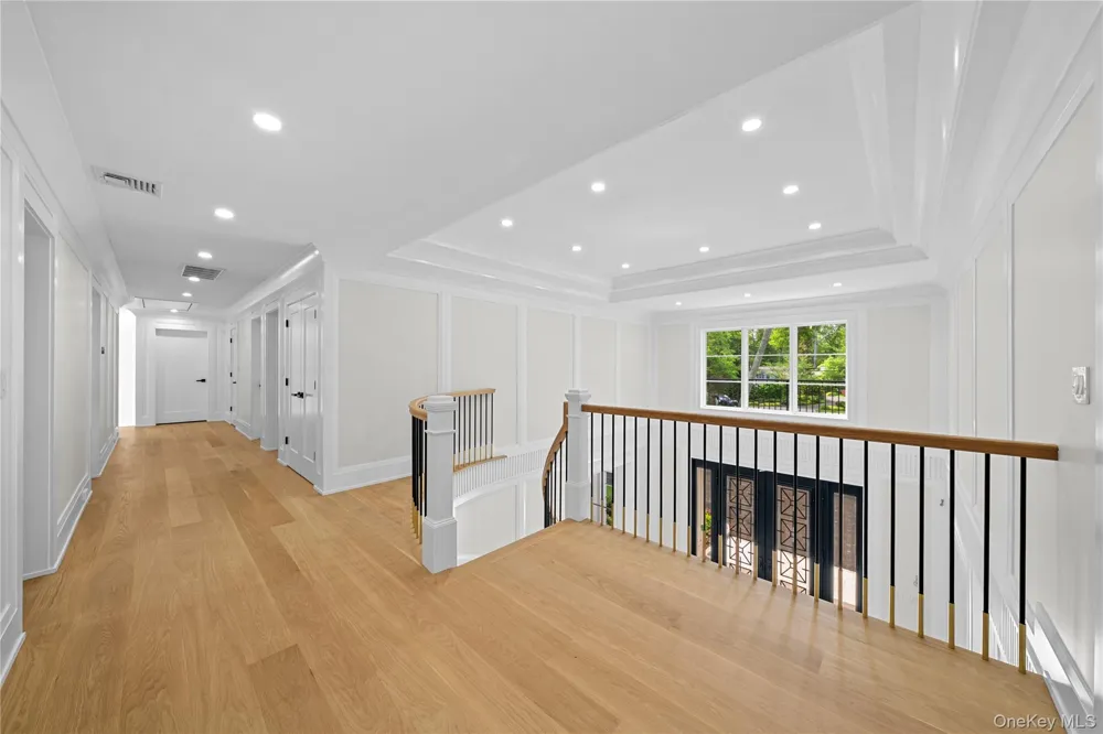 12 Quaker Ridge Drive Brookville, NY 11545
