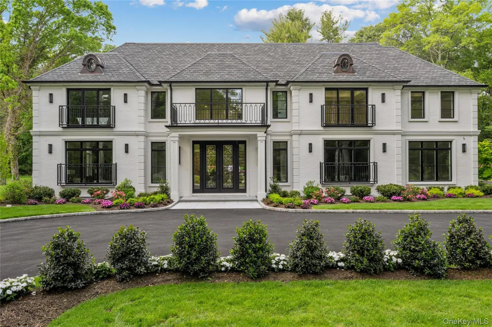 12 Quaker Ridge Drive Brookville, NY 11545