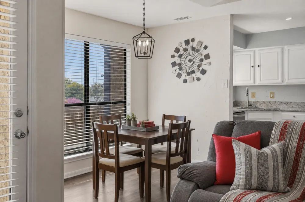 1900 Cloisters Drive #322 Arlington, TX 76011