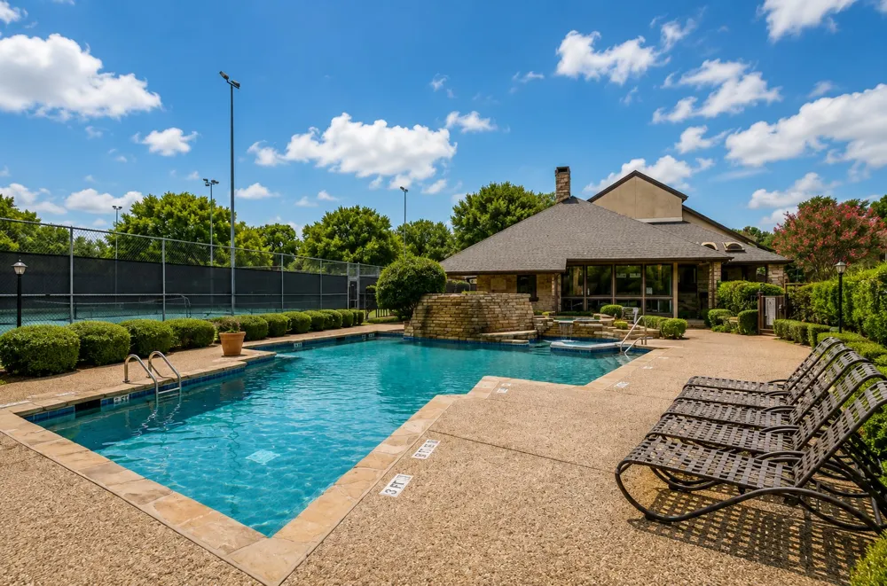 1900 Cloisters Drive #322 Arlington, TX 76011