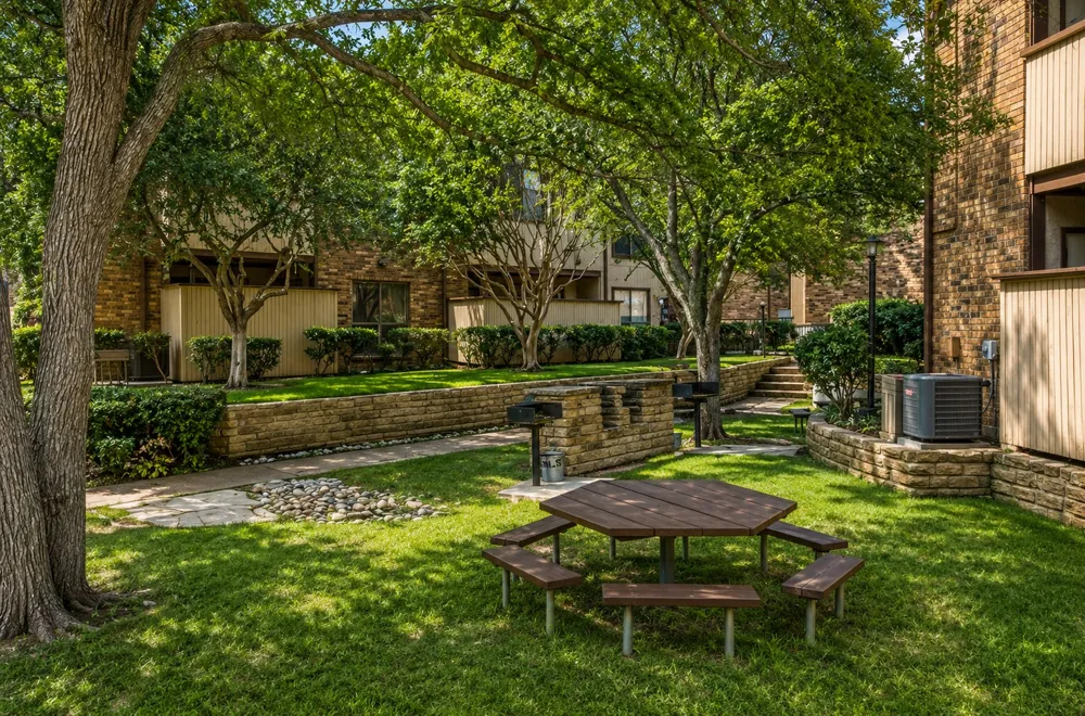 1900 Cloisters Drive #322 Arlington, TX 76011