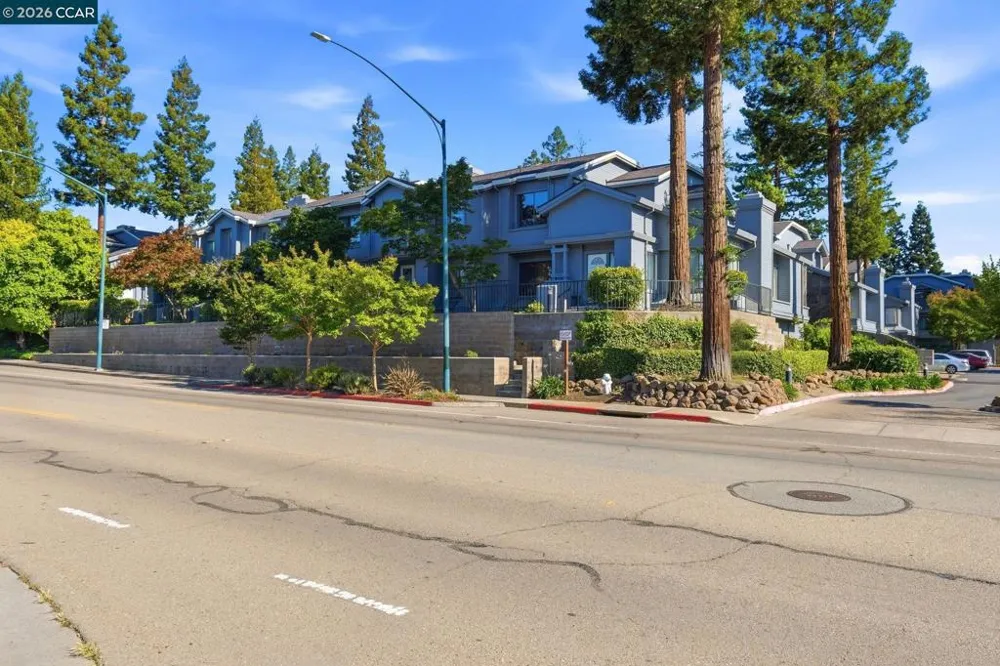 1707 Geary Rd Walnut Creek, CA 94597