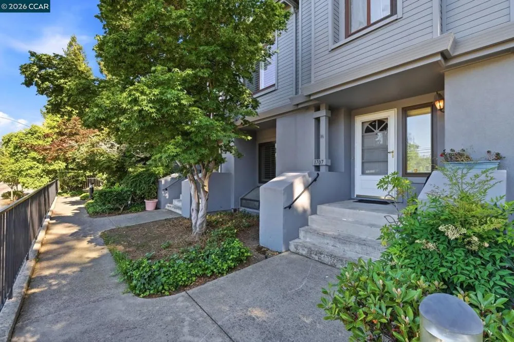 1707 Geary Rd Walnut Creek, CA 94597