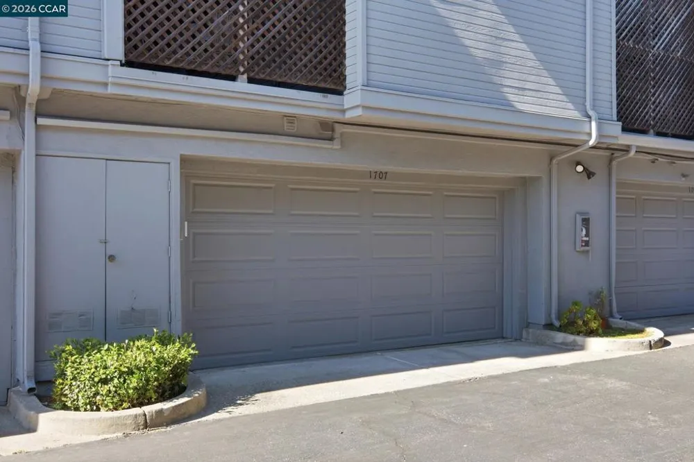 1707 Geary Rd Walnut Creek, CA 94597