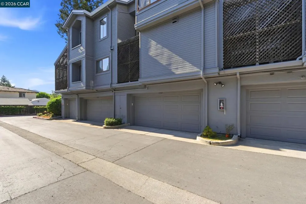 1707 Geary Rd Walnut Creek, CA 94597