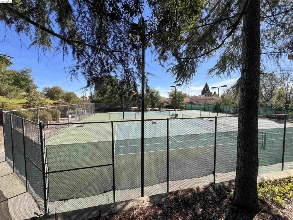 450 PINE RIDGE DR. San Ramon, CA 94582