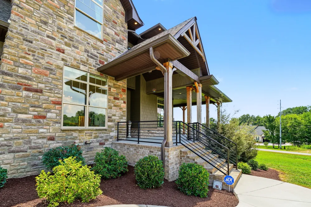 1043 Emerald Valley Dr Castalian Springs, TN 37031