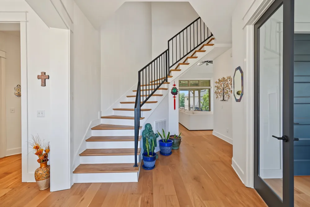 1043 Emerald Valley Dr Castalian Springs, TN 37031