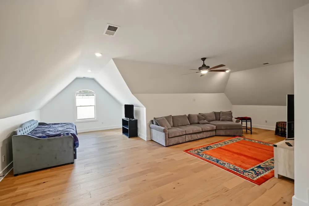 1043 Emerald Valley Dr Castalian Springs, TN 37031