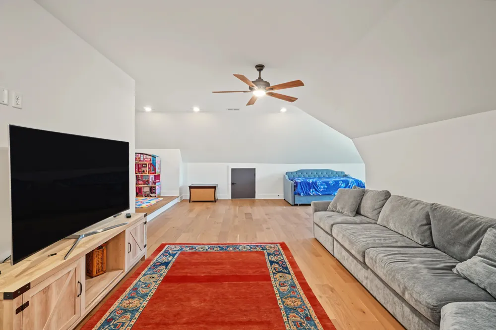 1043 Emerald Valley Dr Castalian Springs, TN 37031