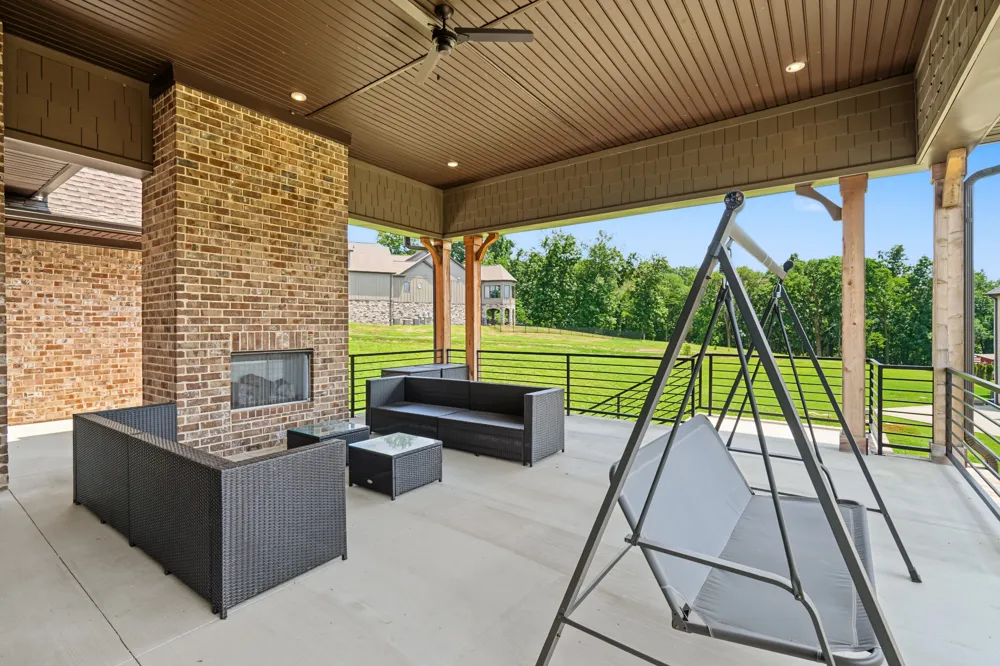 1043 Emerald Valley Dr Castalian Springs, TN 37031