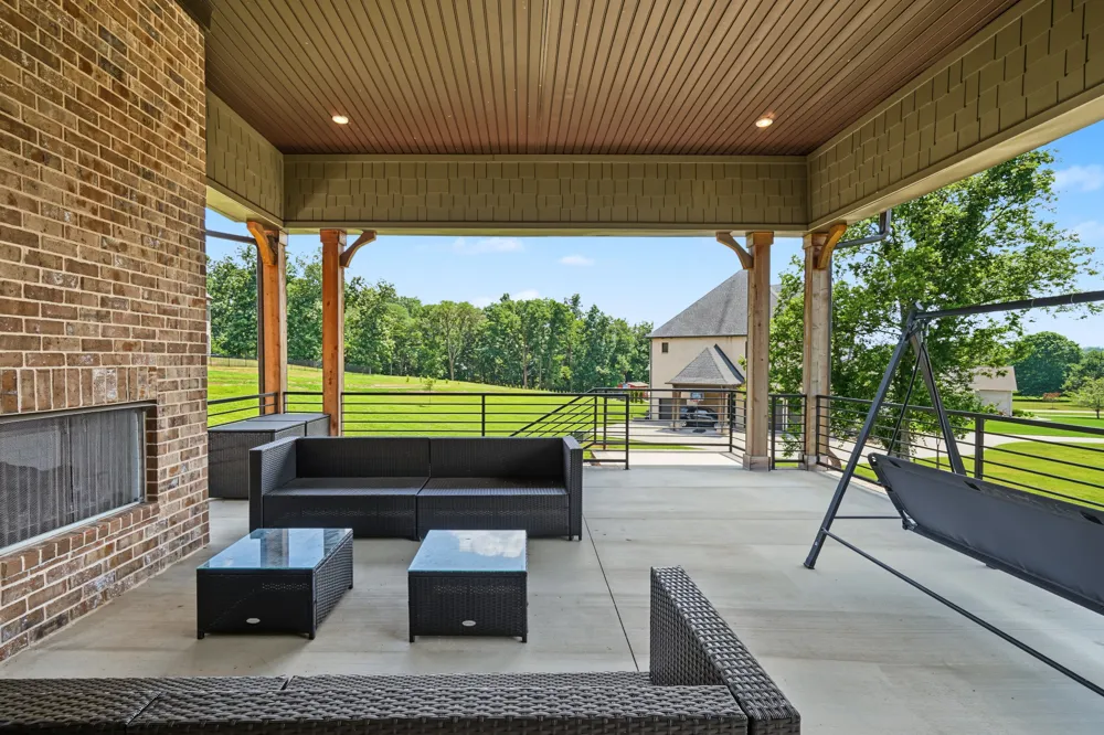 1043 Emerald Valley Dr Castalian Springs, TN 37031