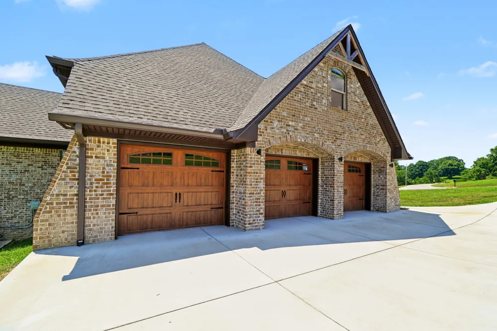 1043 Emerald Valley Dr Castalian Springs, TN 37031