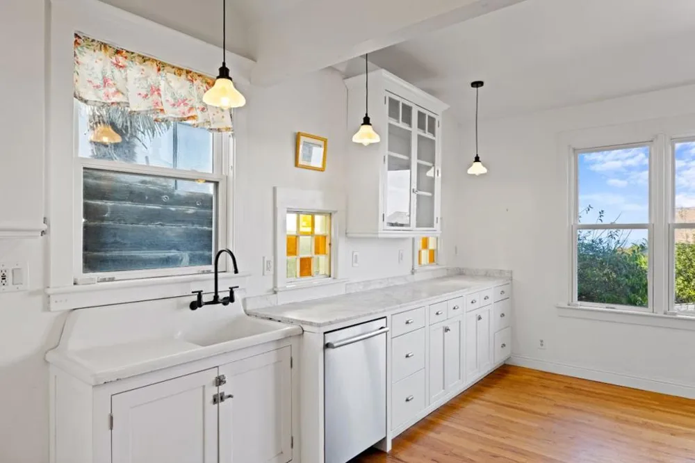 218 4th Street Pacific Grove, CA 93950