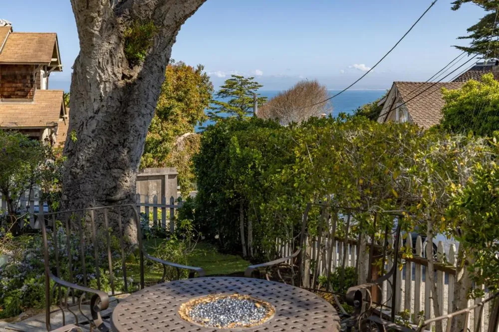 218 4th Street Pacific Grove, CA 93950