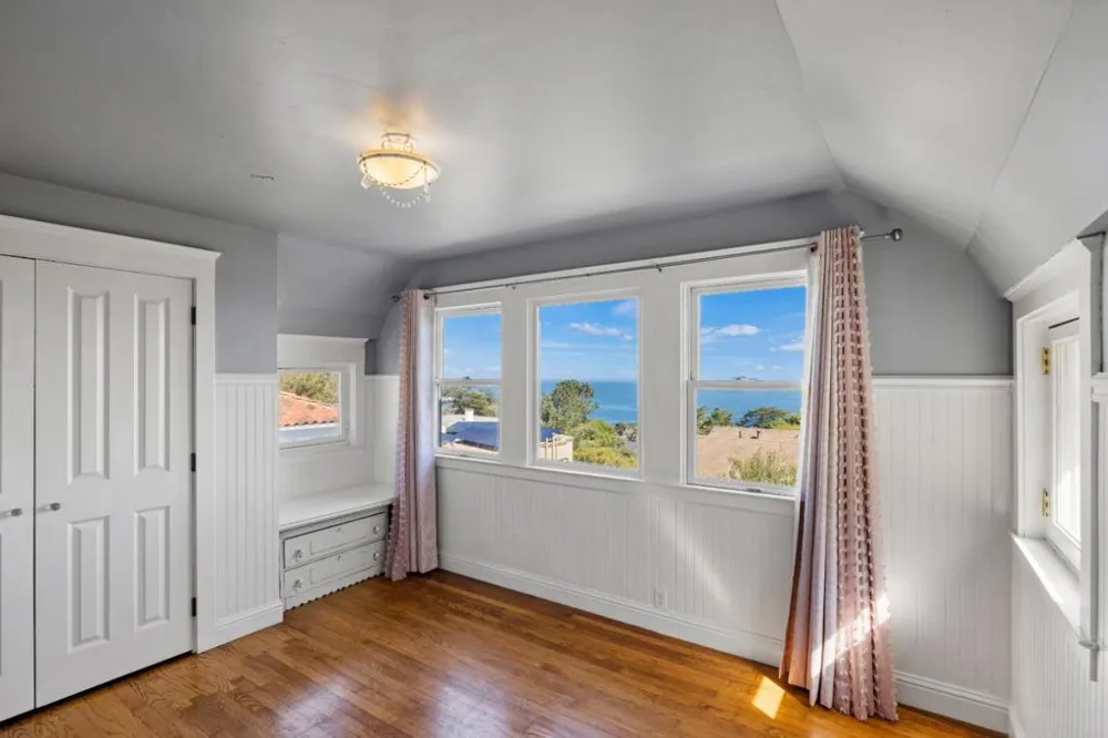 218 4th Street Pacific Grove, CA 93950